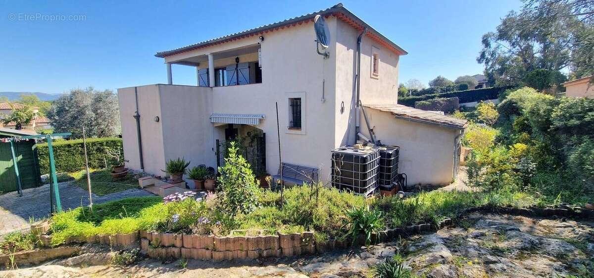 Autre à ROQUEBRUNE-SUR-ARGENS