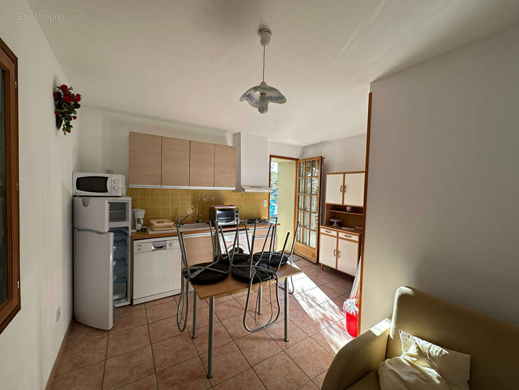 Maison à AJAC