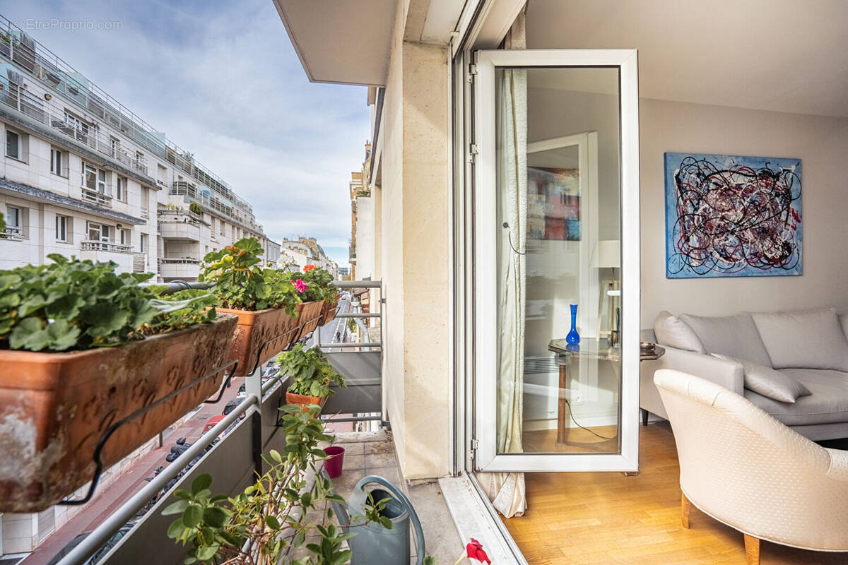 Appartement à LEVALLOIS-PERRET