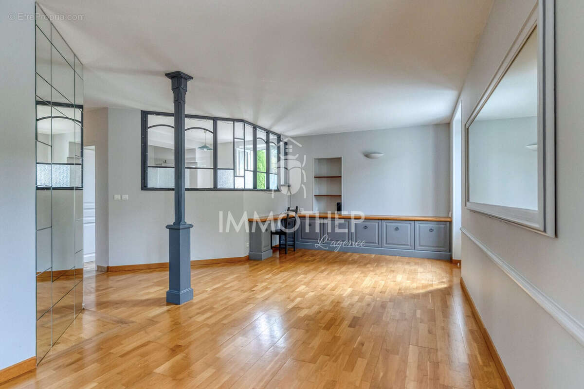 Appartement à VAULNAVEYS-LE-HAUT
