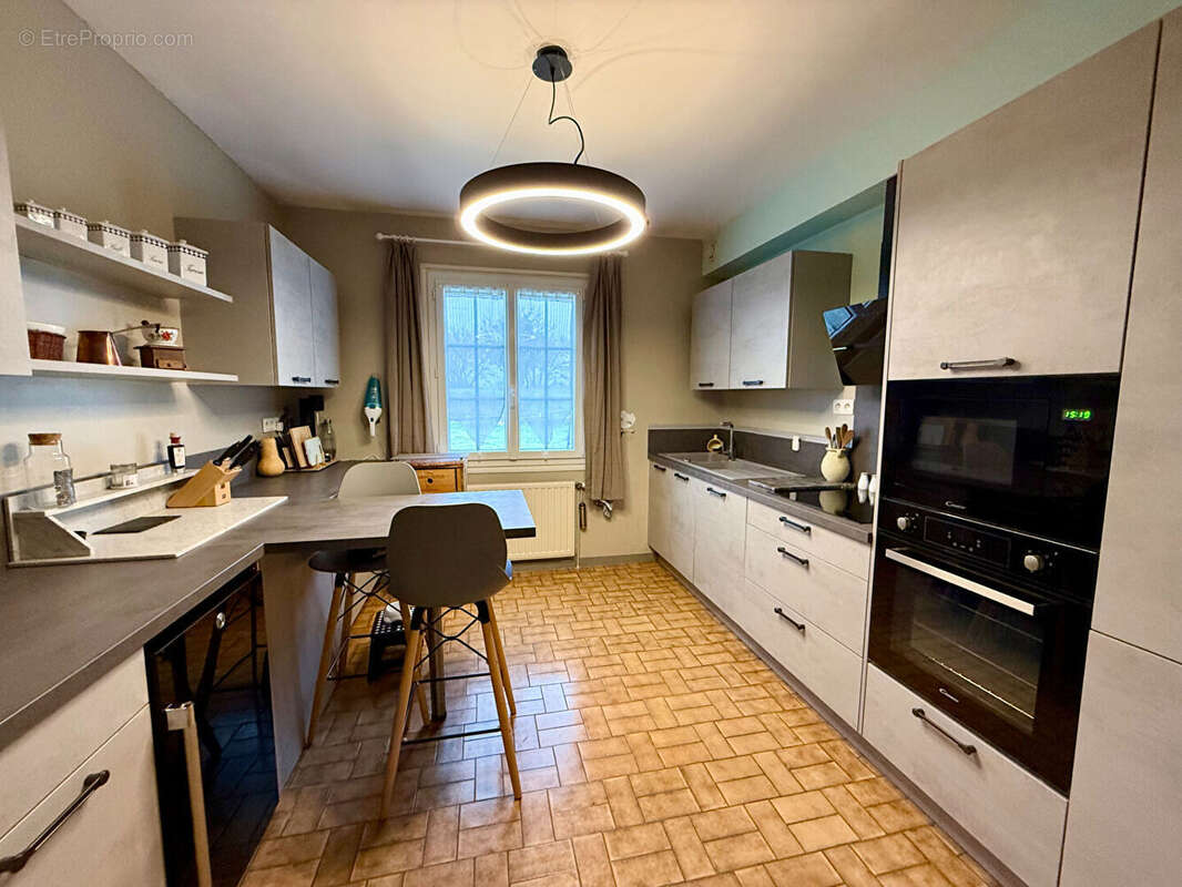 Maison à LE VEURDRE