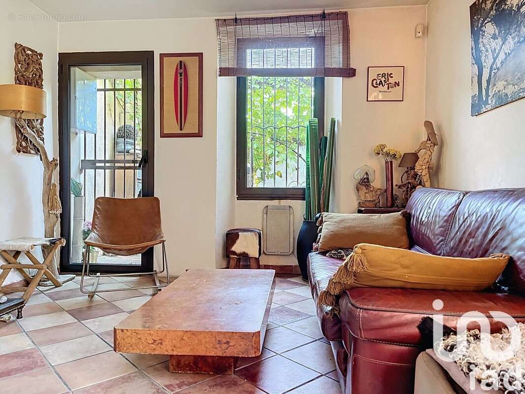 Photo 4 - Maison à LE CASTELLET