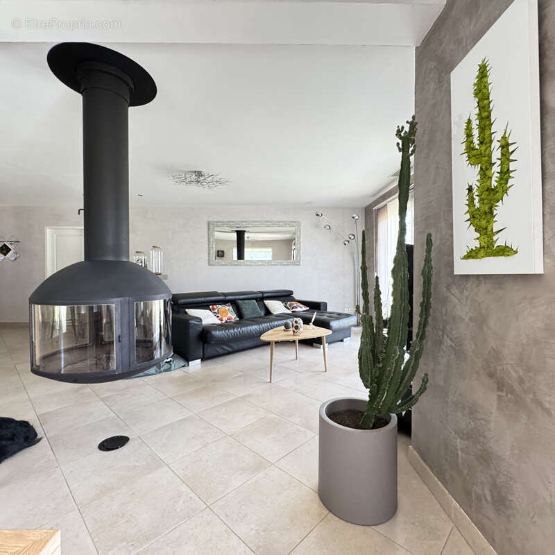 Superbe maison familiale de 153 m2 avec piscine, au calme - photo 9