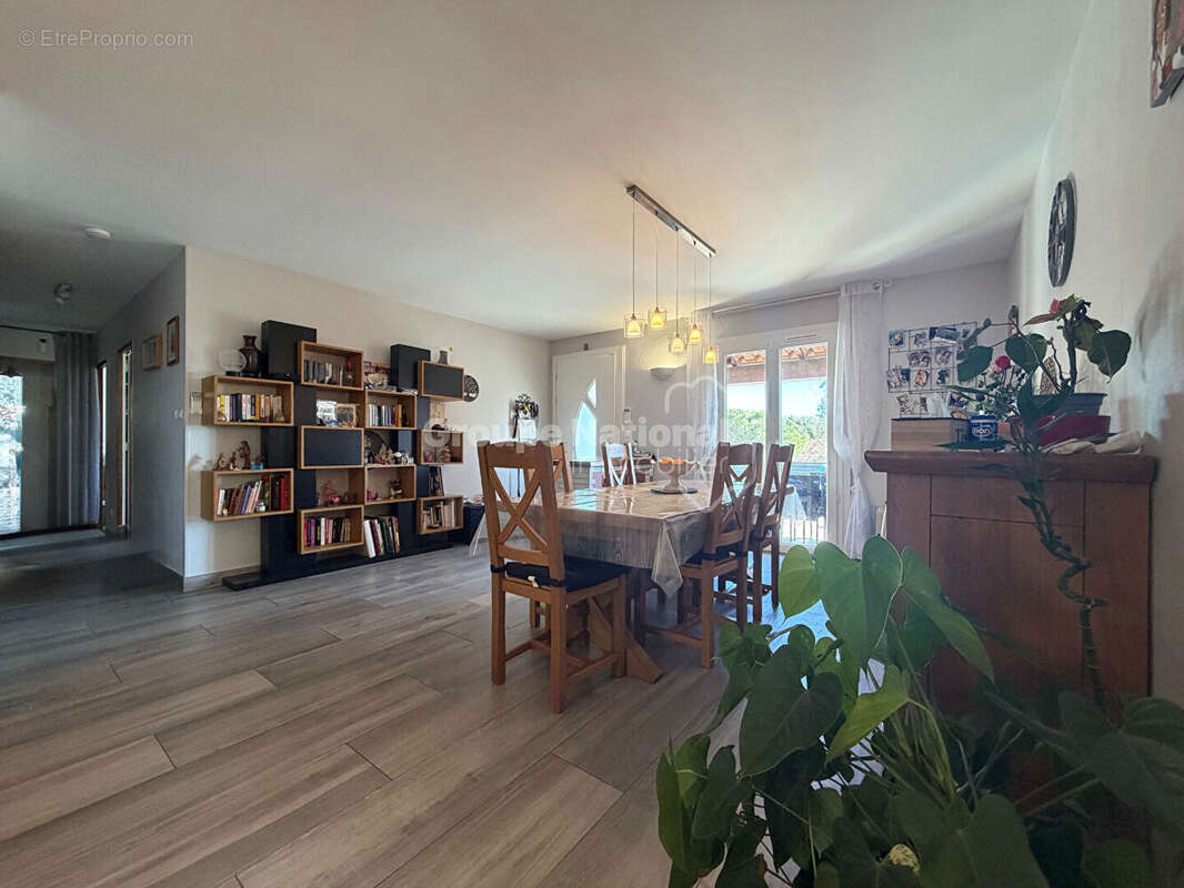 Maison à ENSUES-LA-REDONNE