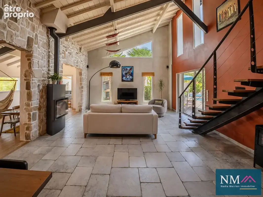 Urcuit , Maison familiale de 200 m² au calme, avec piscine et jardin clos de 1 000 m² - photo 3