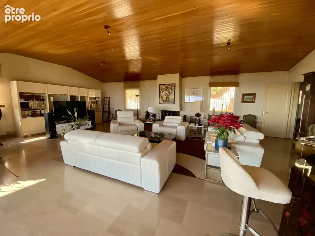 Vue panoramique sur toute la côte d'azur - Villa de 220 m2 avec piscine - photo 6