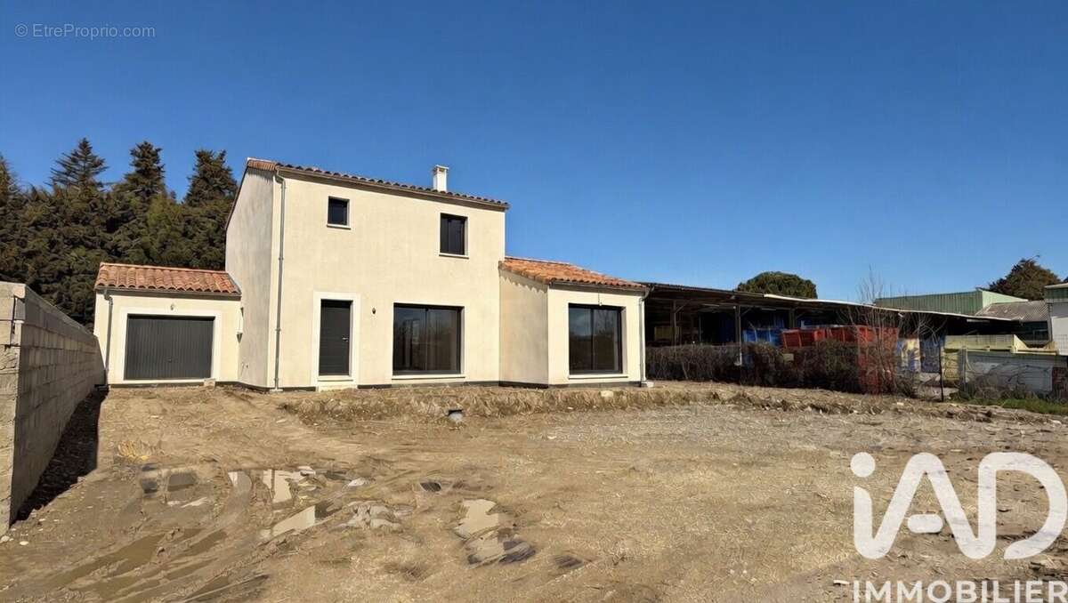Photo 2 - Maison à CAMARET-SUR-AIGUES