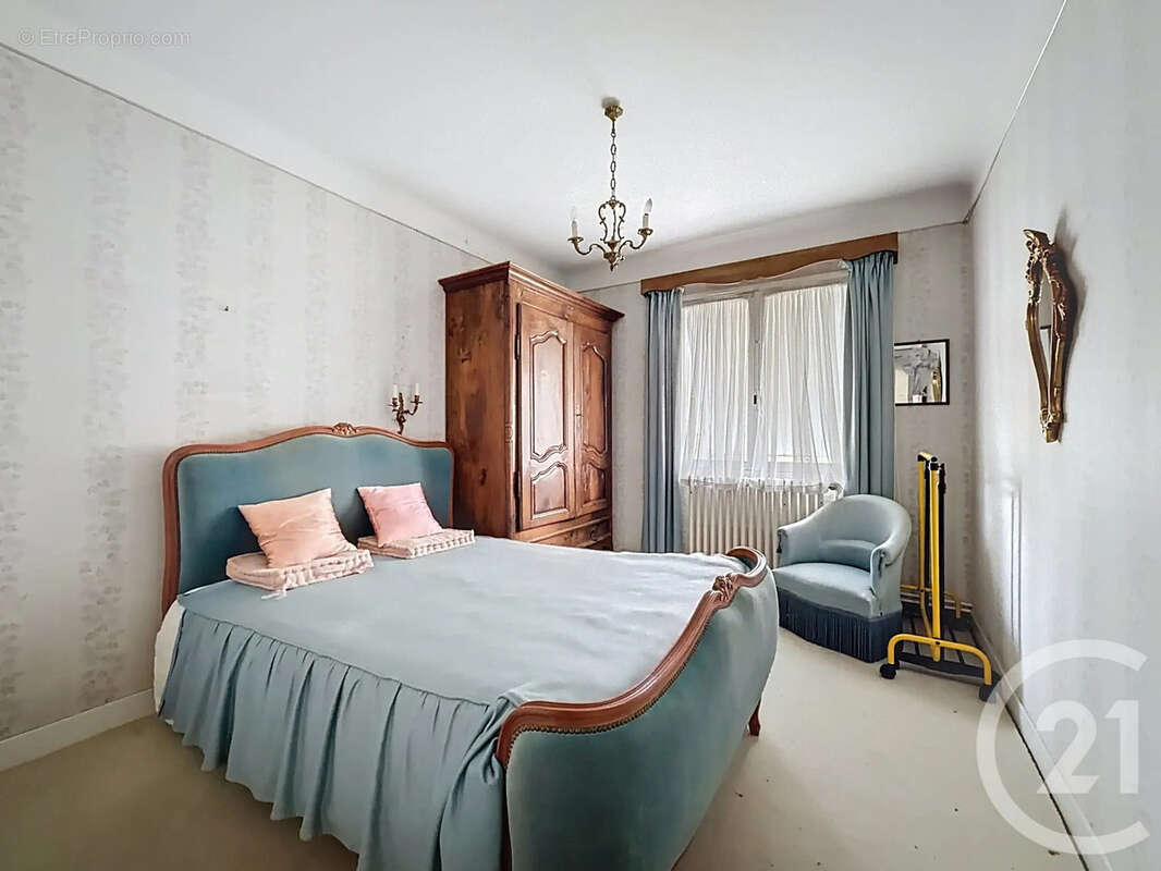 Maison à SAINT-ETIENNE-DE-TULMONT