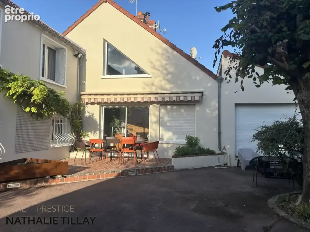 FLEURY LES AUBRAIS, maison familiale à vendre, jardin, garages et stationnements - photo 2