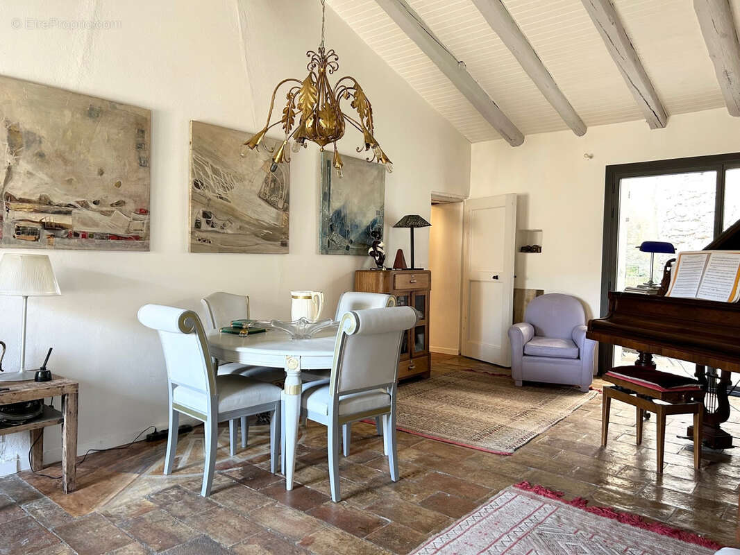 Maison à VALLIGUIERES