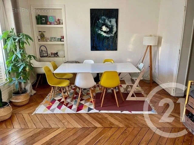 Appartement à PARIS-18E