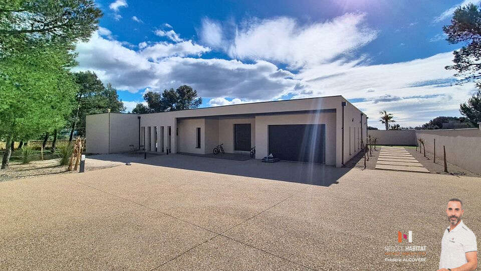 Villa contemporaine de standing   190 m2   hauteurs de nîmes   terrain 3 035 m2   piscine   calme abso - photo 4