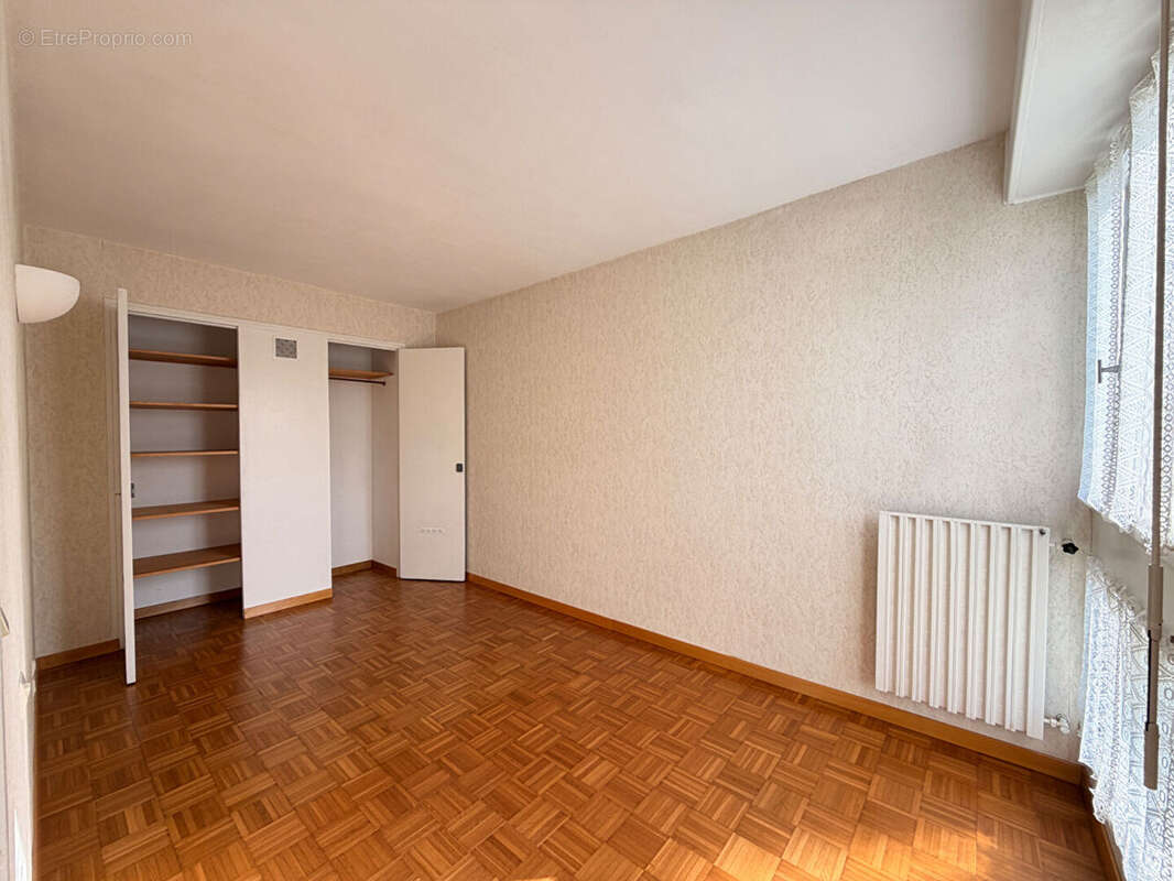 Appartement à MONT-SAINT-AIGNAN