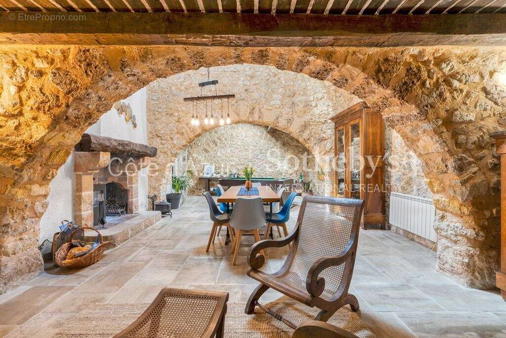 Maison à MONTAUROUX