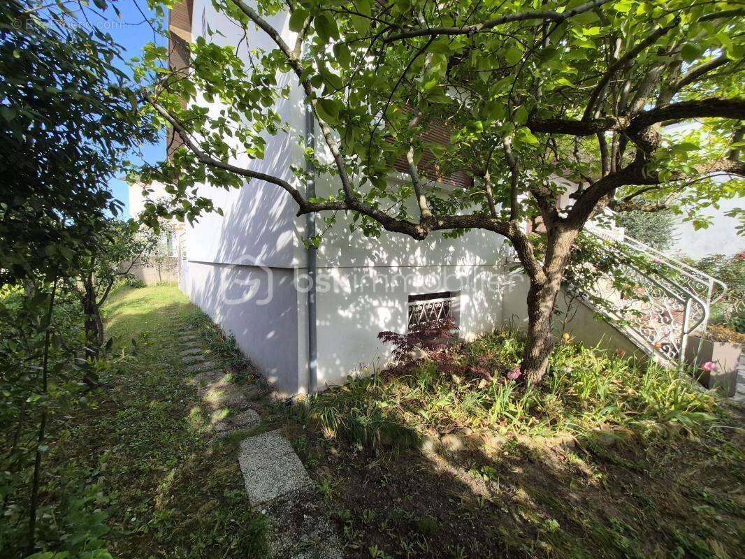 Maison à VIGNEUX-SUR-SEINE