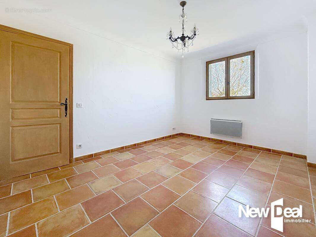 Maison à MONTAUROUX