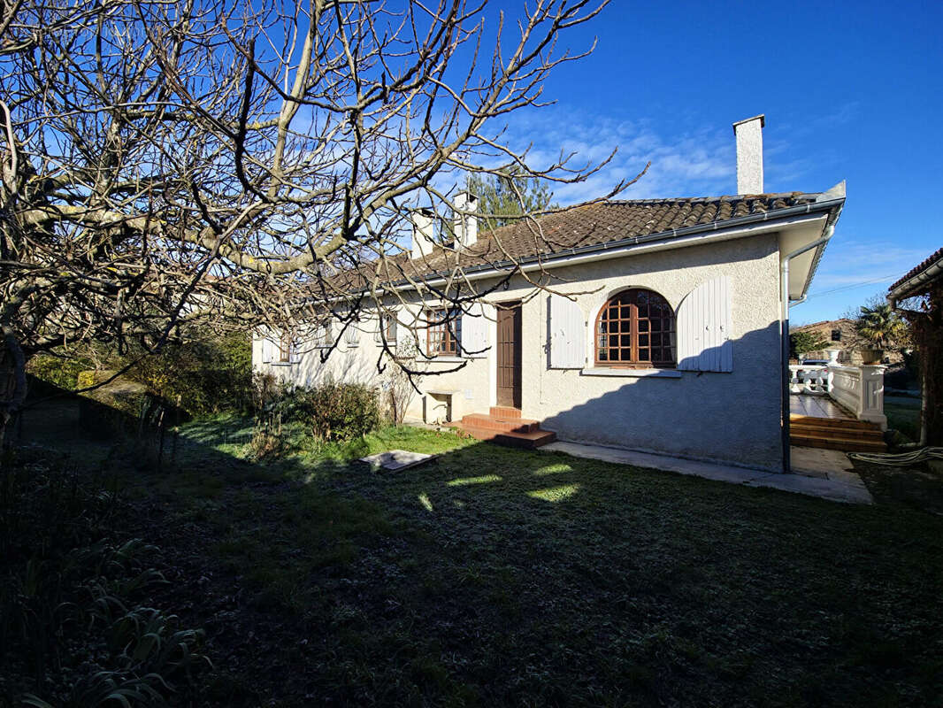 Maison à LAVERNOSE-LACASSE