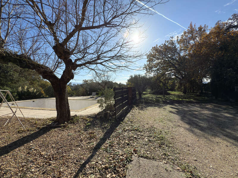 Maison à SAINT-SATURNIN-LES-APT