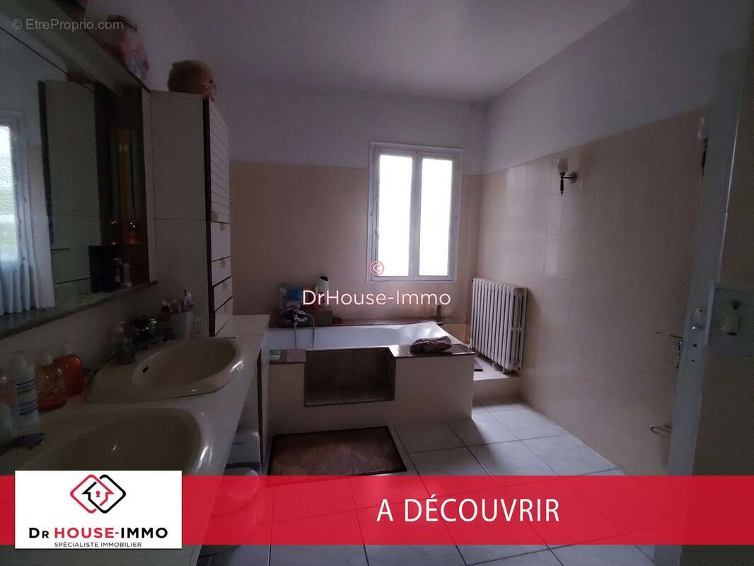 Maison à FERRIERES-EN-GATINAIS