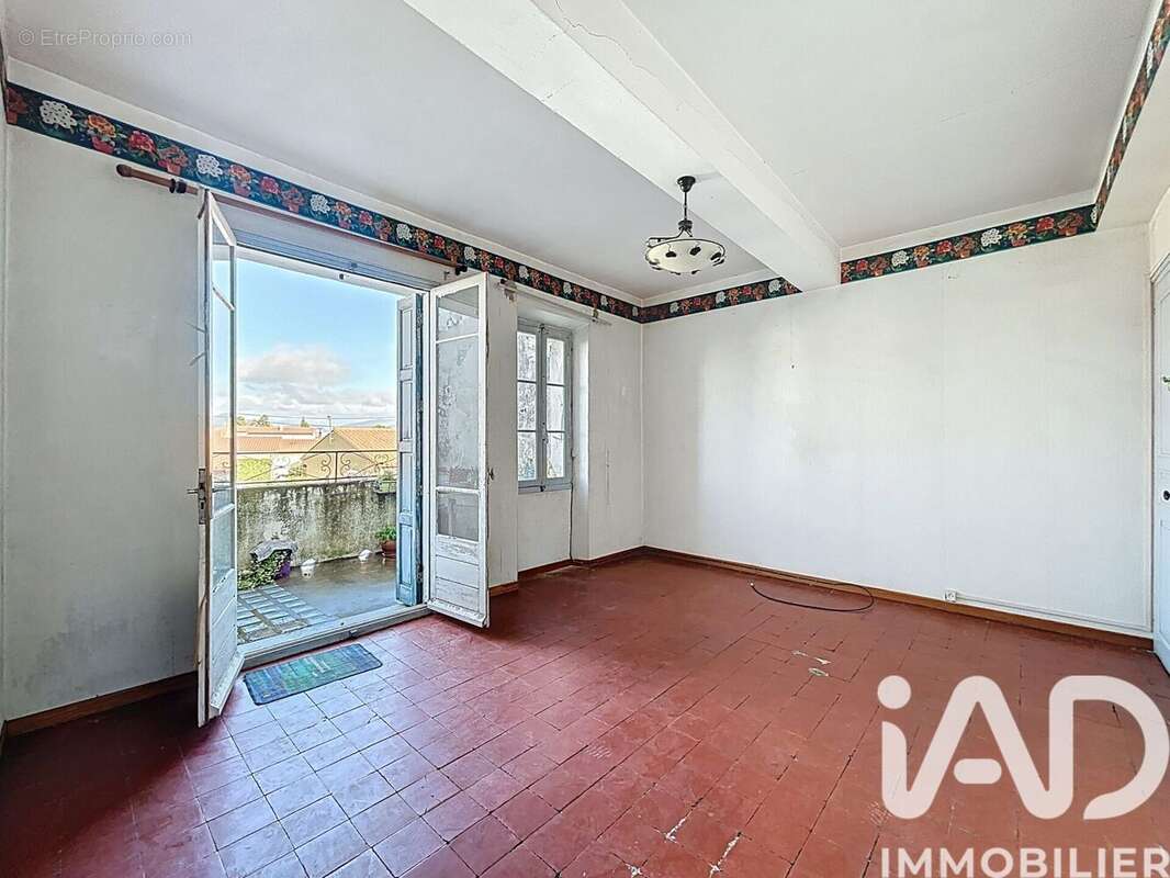 Maison 130 m² à Corbere-Les-Cabanes  - photo 4