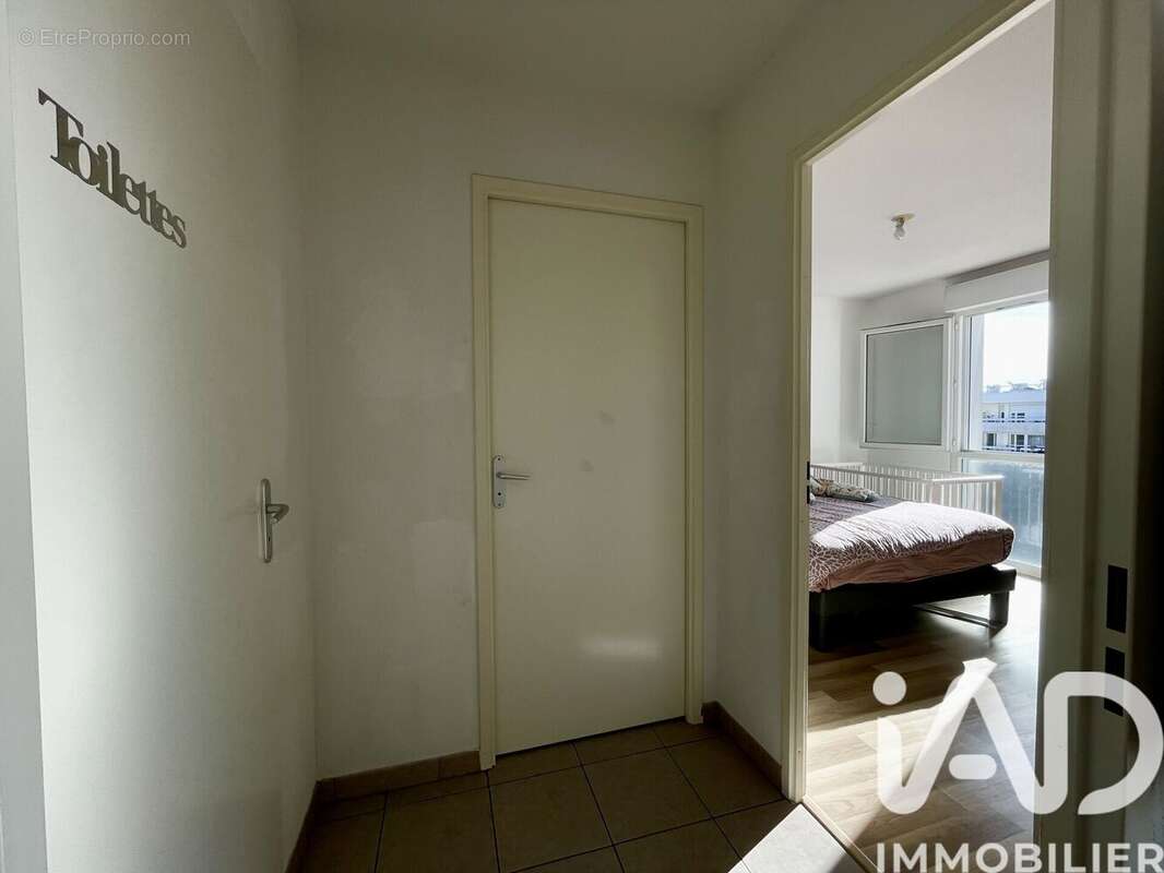Appartement 60 m² à Cenon  - photo 8