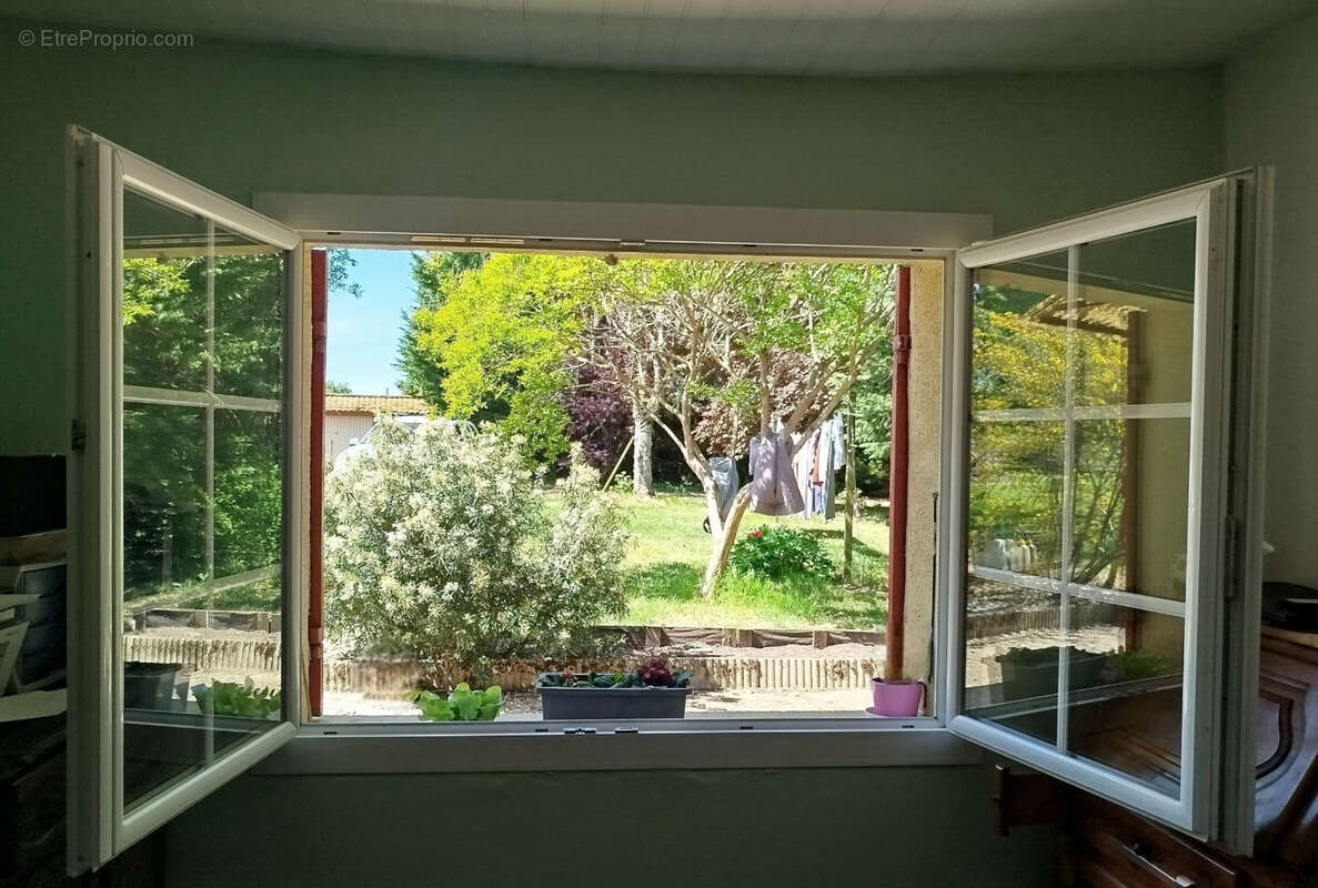 Maison à MASSUGAS