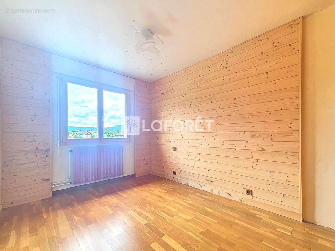 Appartement à CHALLES-LES-EAUX