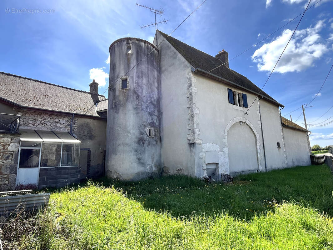Maison à MONTBOUY