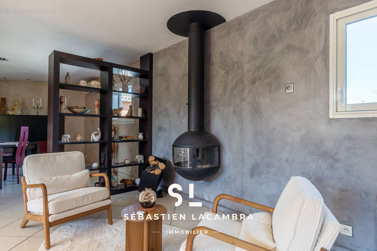 Maison de plain-pied avec piscine, 4 chambres et 3 008 m2 de terrain - photo 13