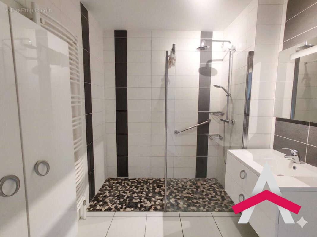 salle d'eau - Appartement à RIEDISHEIM