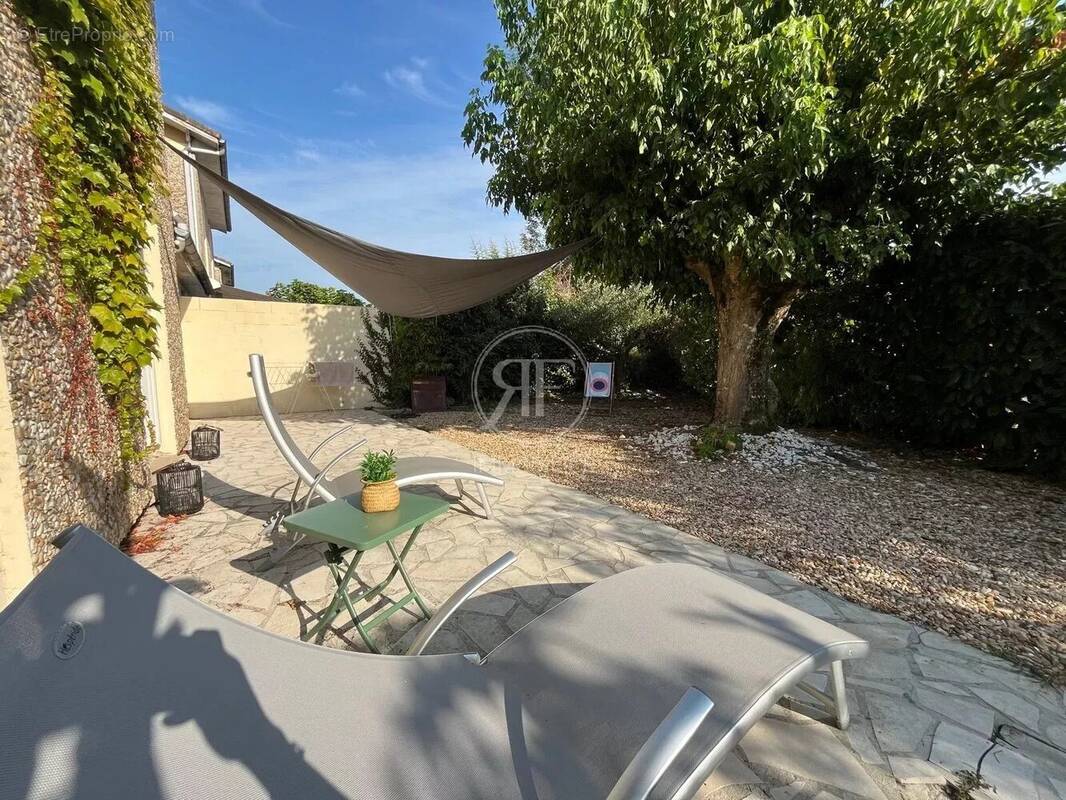 Maison à SAINT-EMILION