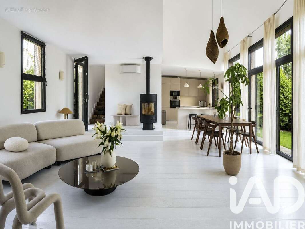 Maison 140 m² à Bagnolet  - photo 2