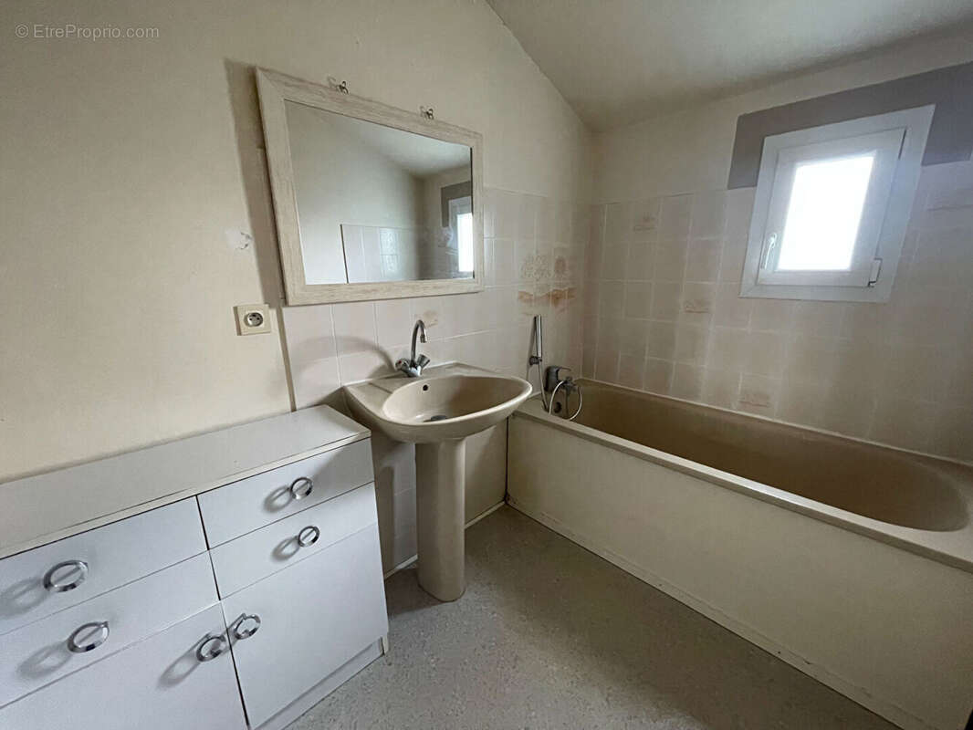 Maison à SAINT-SEBASTIEN-SUR-LOIRE