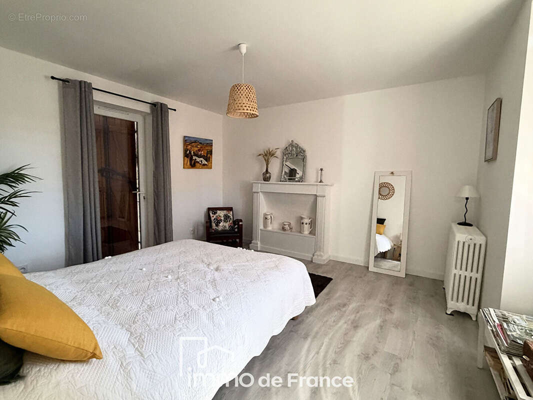 Belle maison en pierre rénovée avec terrain plat - photo 8
