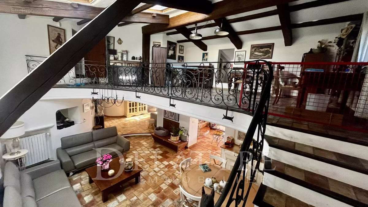 Maison à ROQUEFORT-LES-PINS