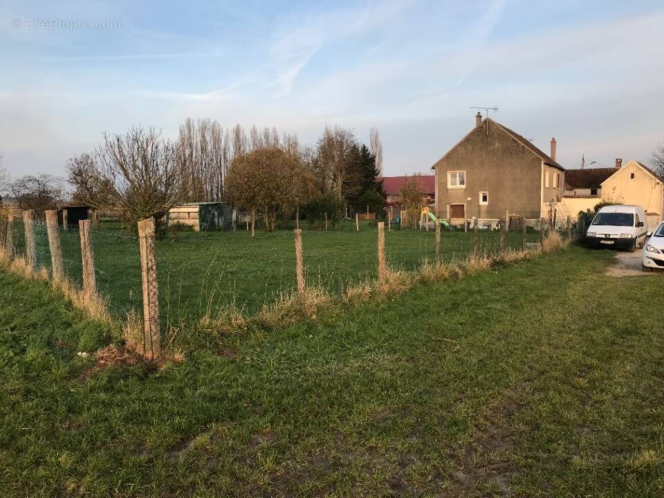 Terrain à MAROLLES-SUR-SEINE
