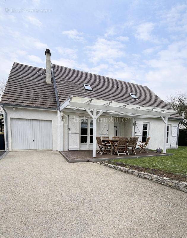 Maison à FONTAINE-CHAALIS