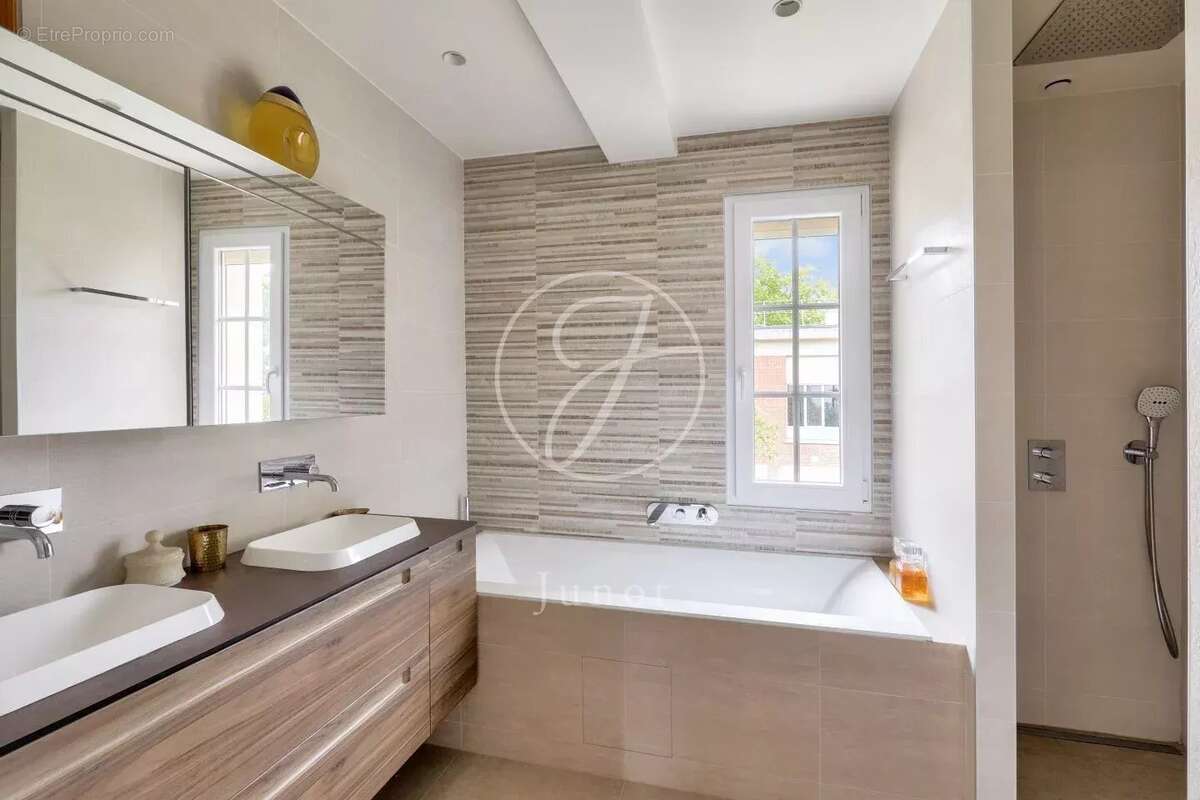 Maison à LE VESINET