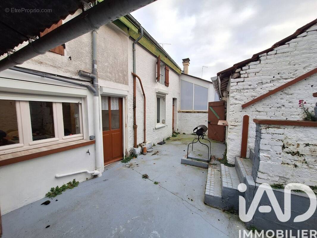 Photo 1 - Maison à VOUZIERS