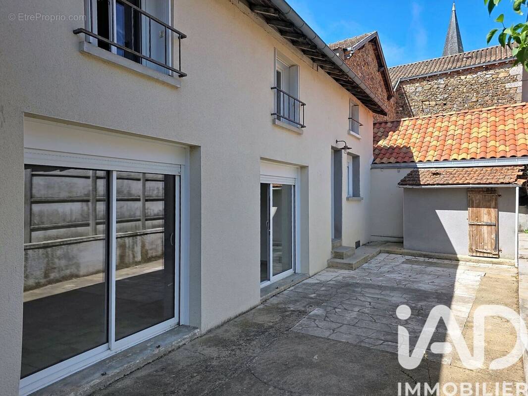 Photo 1 - Maison à MASSIGNAC