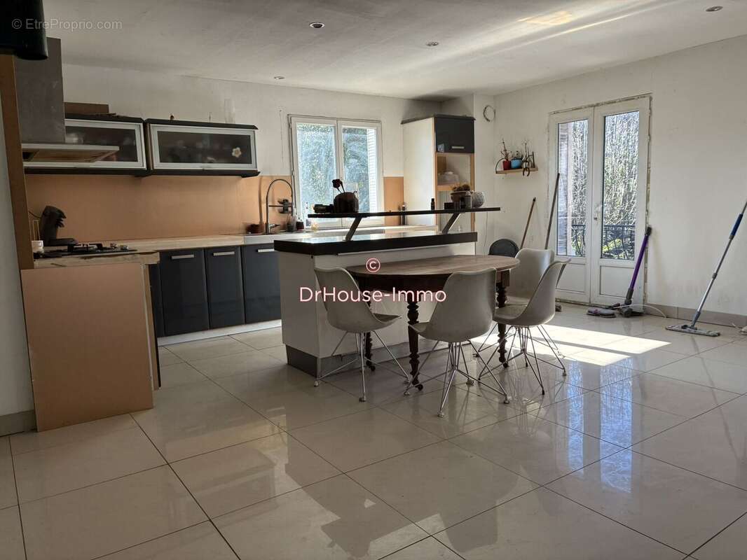 Maison à LIVRON-SUR-DROME