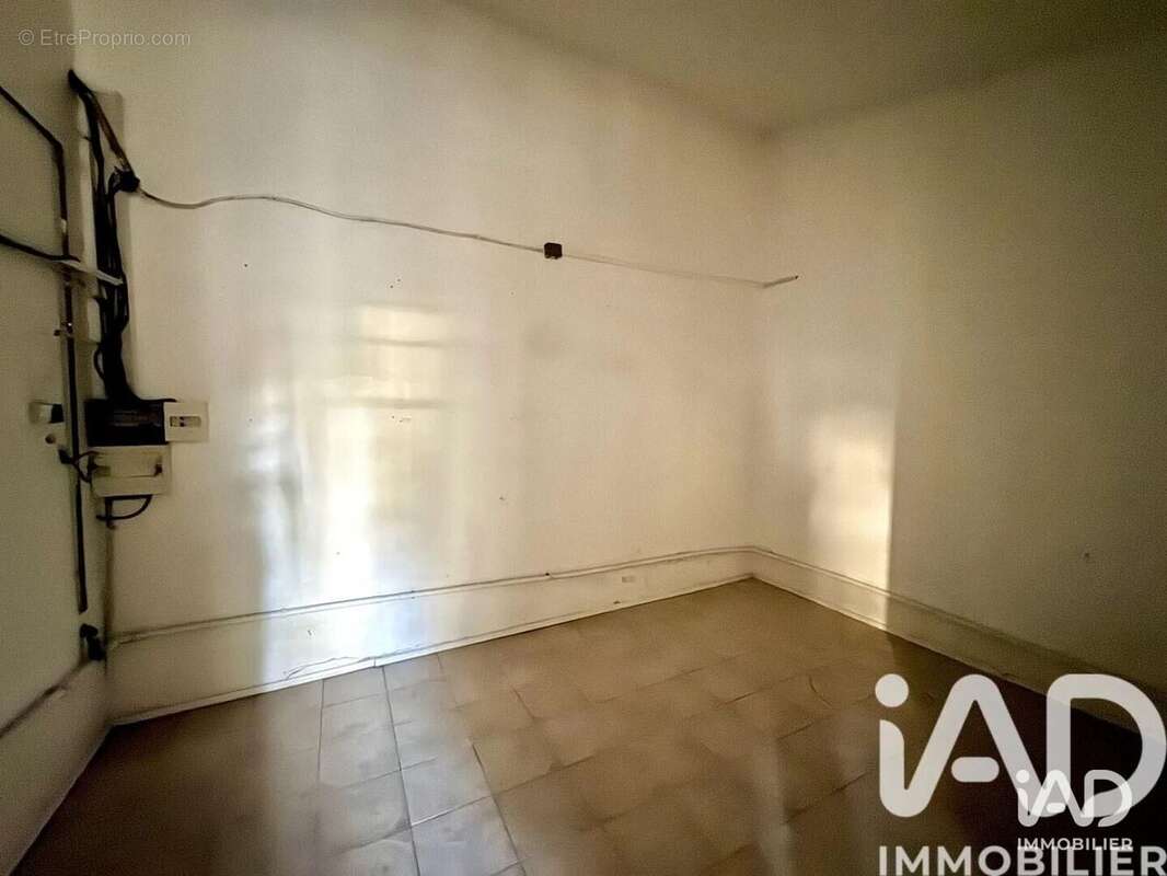 Photo 9 - Commerce à LAROQUE-D'OLMES