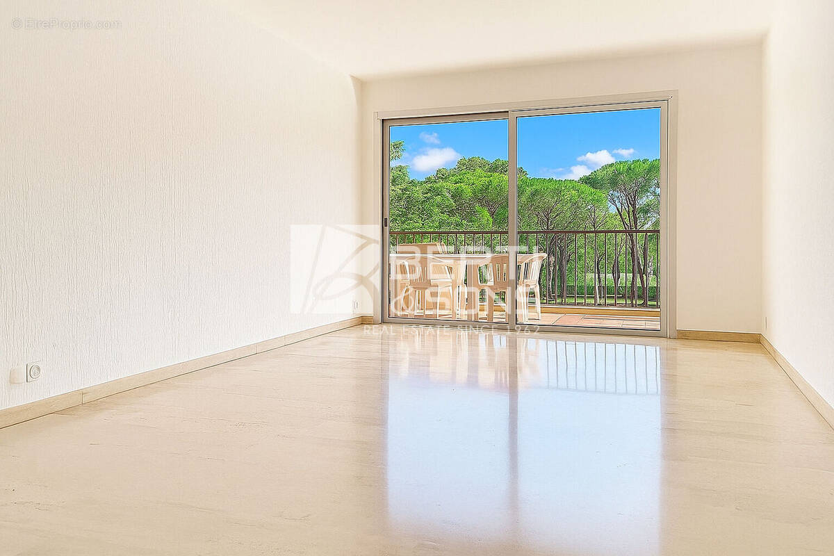 Appartement à MANDELIEU-LA-NAPOULE