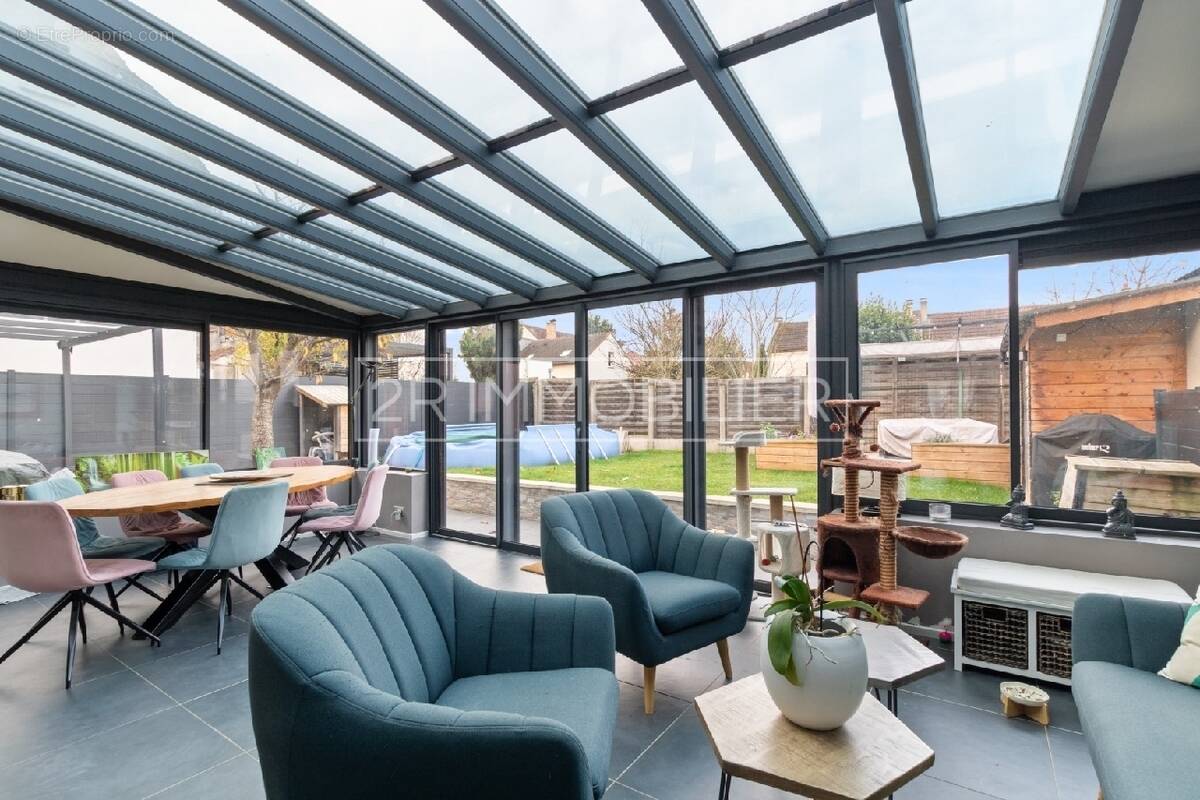 Maison à BUSSY-SAINT-GEORGES