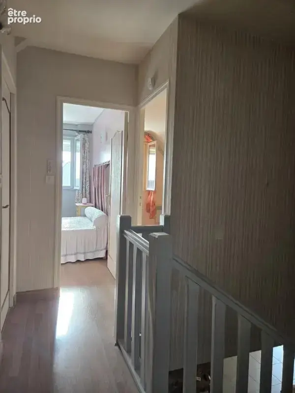Maison 5 chambres et un bureau centre bourg - photo 9
