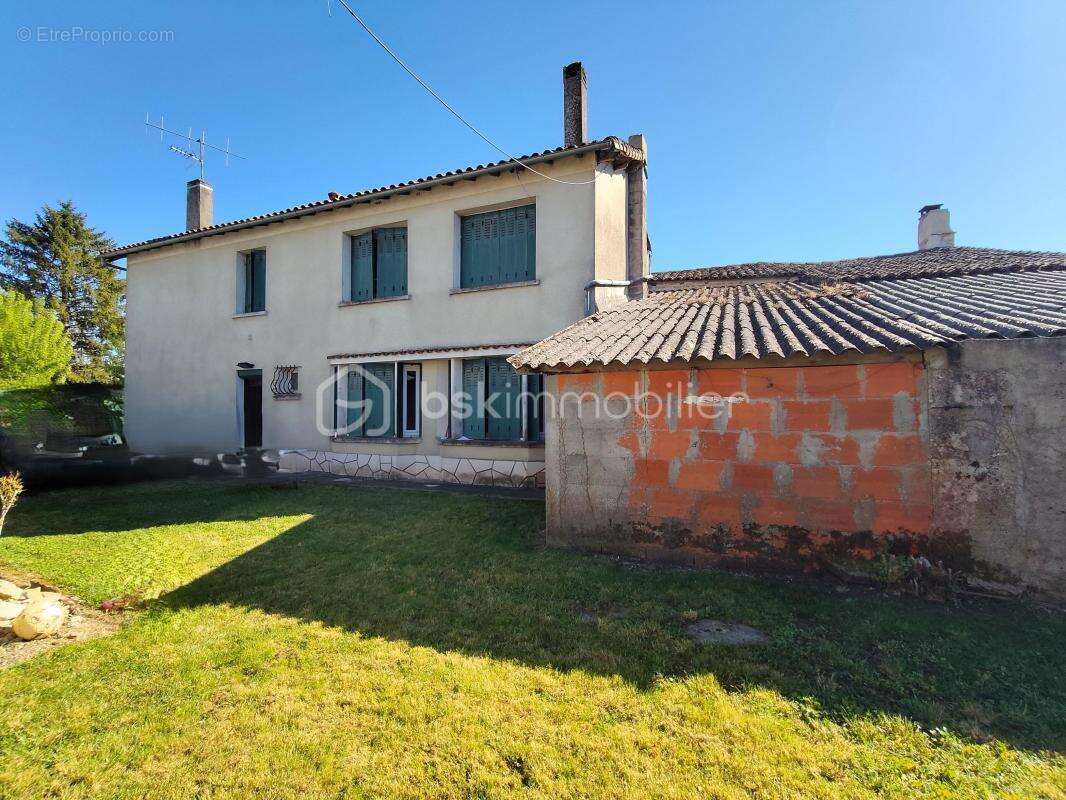  Maison familiale rénovée – 8 pièces – 150 m² – Secteur calme - photo 2