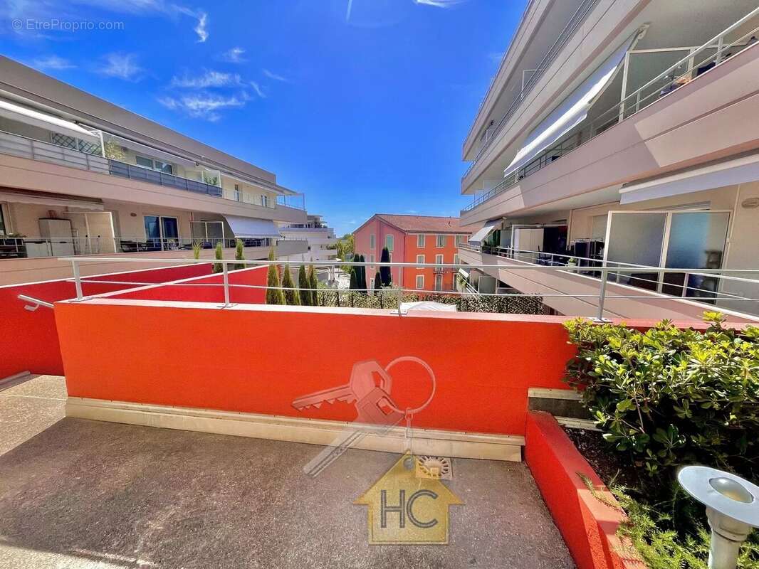 Appartement à MANDELIEU-LA-NAPOULE