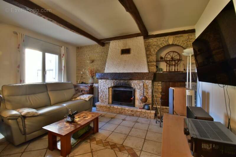 Maison à SAINT-GENIEZ