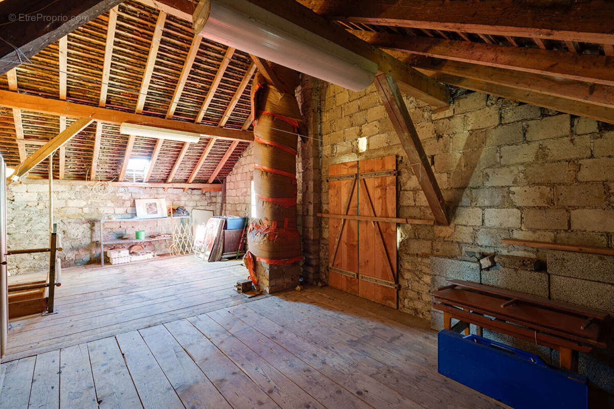 Maison Lugrin 6 pièces 99.75 m² avec jardin dans un secteur très calme. - photo 16