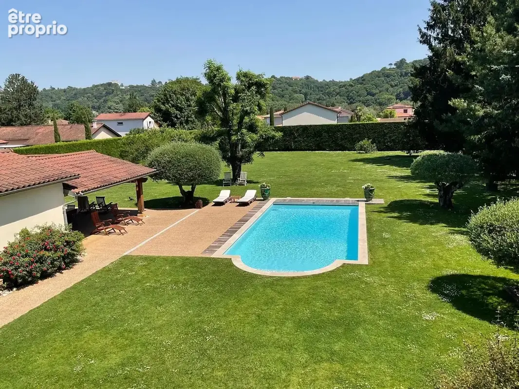 Collonges-au-Mont-d’Or - Propriété de caractère avec piscine - photo 3